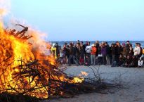 Foto: Norbert Finkenbrink, Tannenbaumverbrennung am 12 des Monats in Timmendorfer Strand Seebrücke