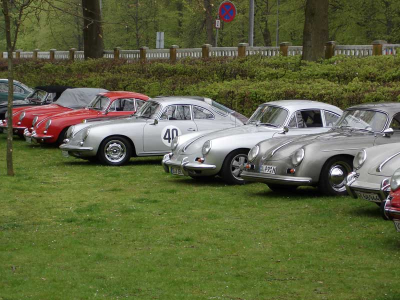 Mehr als 100 Porsche 356 Fahrzeuge in Timmendorfer Strand 