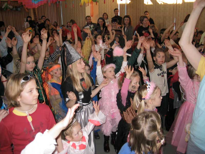 Alaaf und Helau beim NTSV: Der Kinderkarneval begeistert jedes Jahr kleine Prinzessinnen und wilde Cowboys (Foto: René Kleinschmidt)